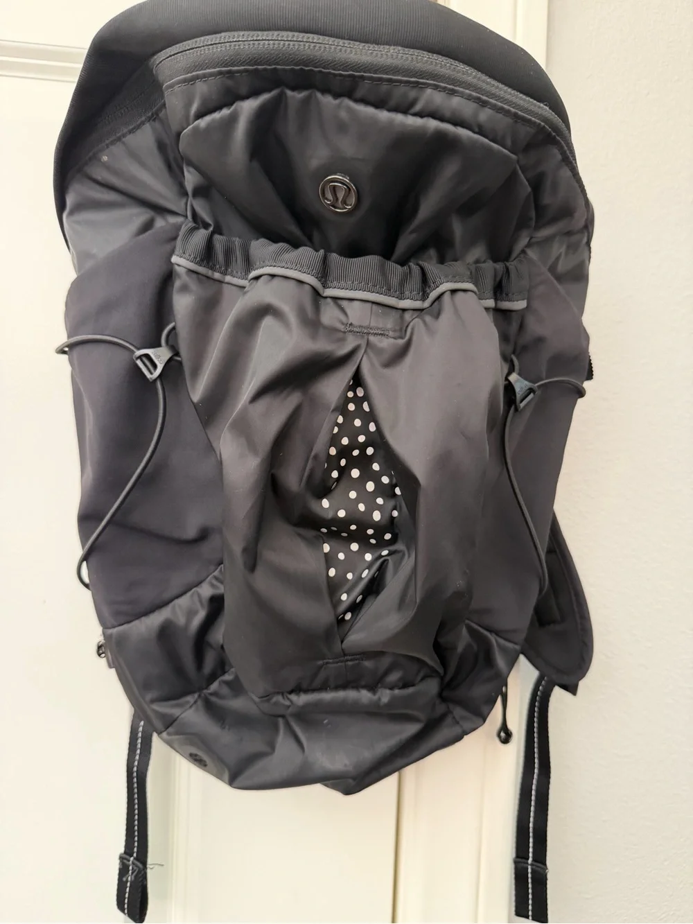 Lululemon Run  Allday Backpack with Polka Dot accents.  EUC